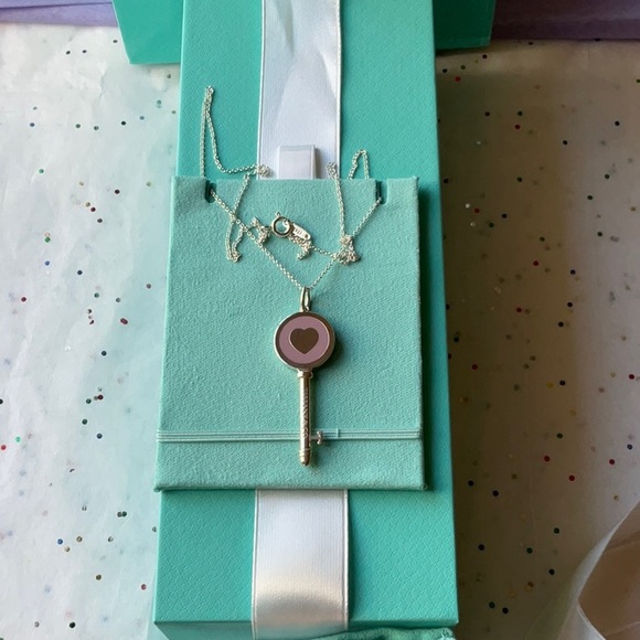 💜 TIFFANY & CO. LAVENDER HEART KEY NECKLACE 💜 - Picture 11 of 16
